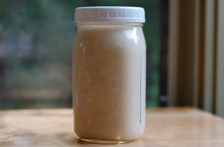 Homemade oat milk, and a simple breakfast for when you feel a bit stodgy