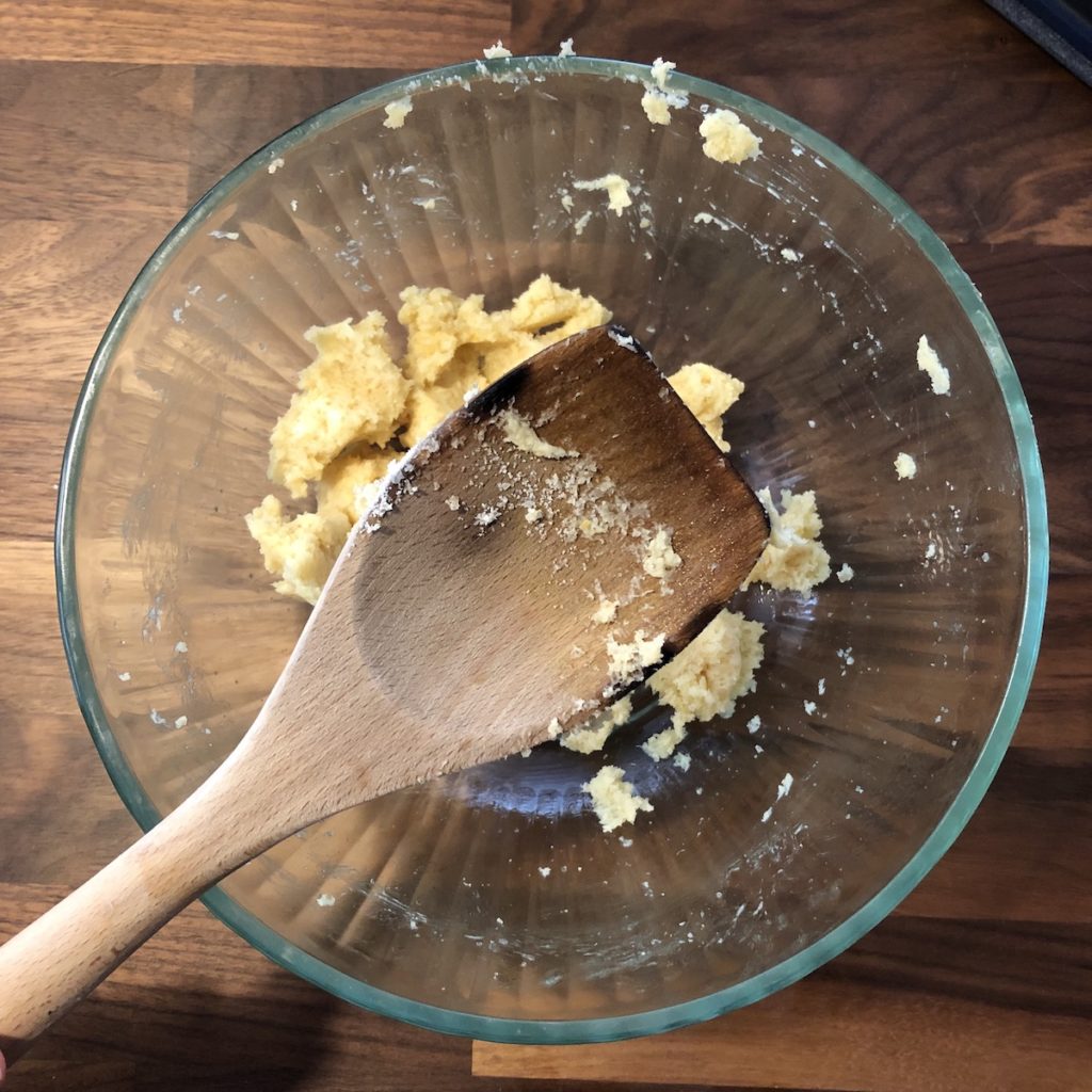 Butter and sugar creaming by hand